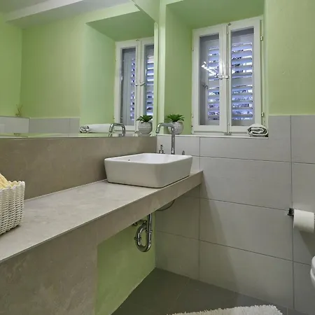 Iza Roka * دوبروفينك