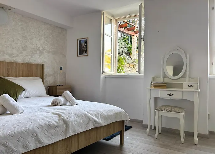 Iza Roka Apartamento