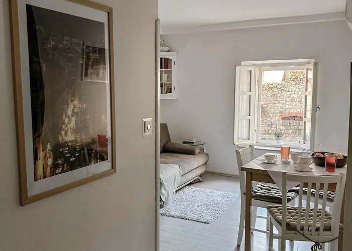 Iza Roka Appartement *