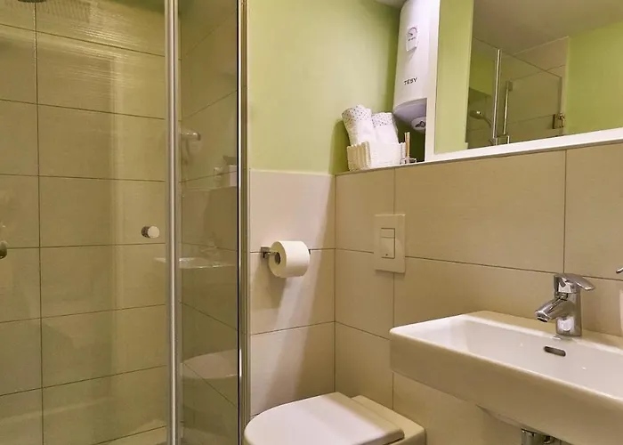 Iza Roka Appartement *
