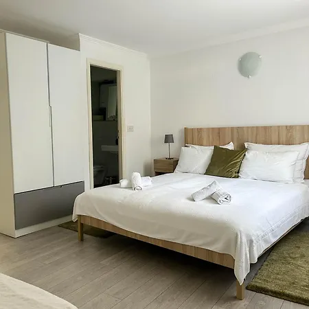 Iza Roka Apartament *